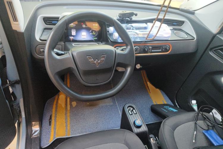 Used Wuling Hongguang MINIEV 2021 Macaron Premium Model – Lithium-NMC Center Console