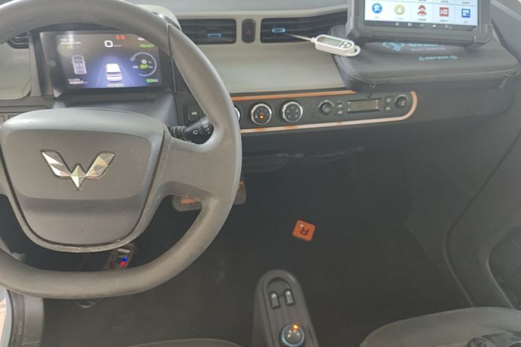 Used Wuling Hongguang MINIEV 2021 Macaron Premium Model – Lithium Iron Phosphate Center Console