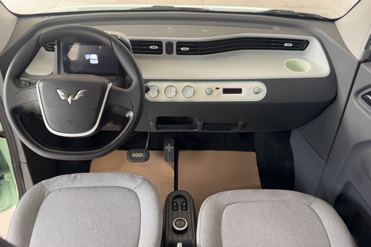 Used Wuling Hongguang MINIEV 2021 Macaron Premium Model – Lithium Iron Phosphate Center Console