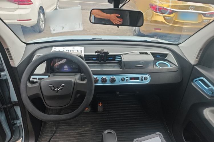 Used Wuling Hongguang MINIEV 2021 Macaron Premium Model – Lithium Iron Phosphate Center Console