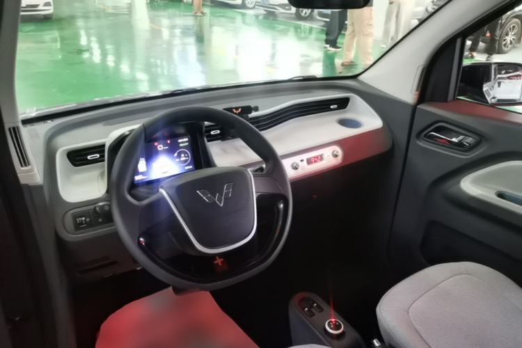 Used Wuling Hongguang MINIEV 2021 Macaron Premium Model – Lithium Iron Phosphate Center Console