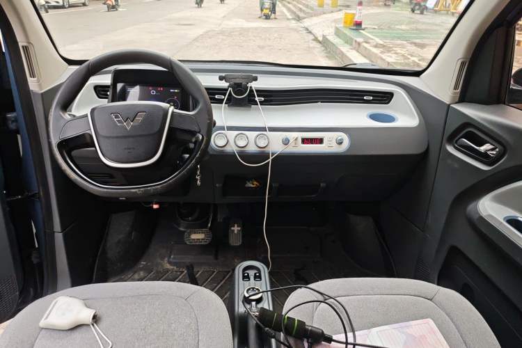 Used Wuling Hongguang MINIEV 2021 Macaron Premium Model – Lithium Iron Phosphate Center Console