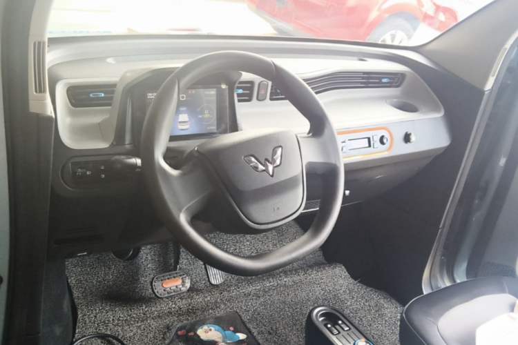 Used Wuling Hongguang MINIEV 2021 Macaron Premium Model – Lithium Iron Phosphate Center Console
