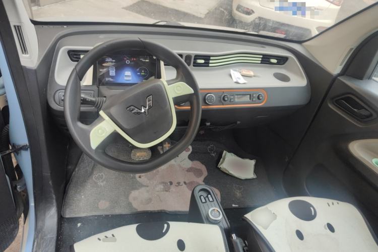 Used Wuling Hongguang MINIEV 2021 Macaron Fashion Edition Lithium-Ion Battery Center Console