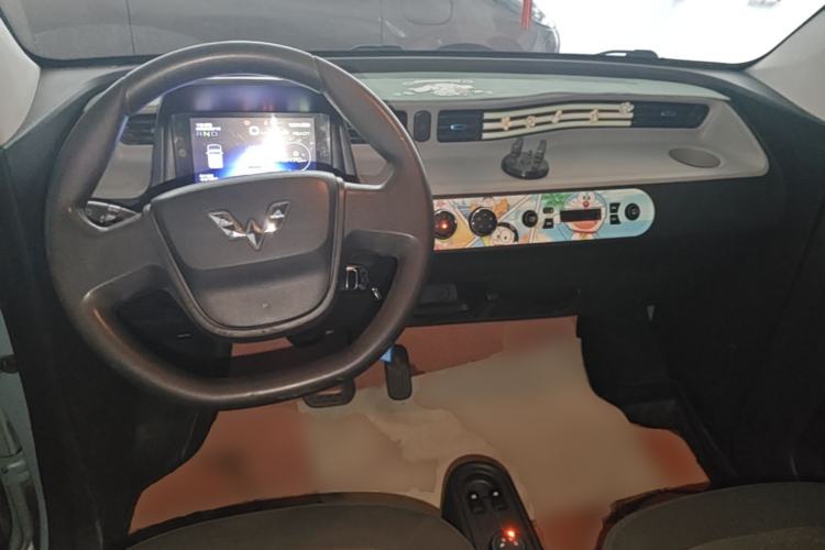 Used Wuling Hongguang MINIEV 2021 Macaron Premium Model – Lithium Iron Phosphate Center Console