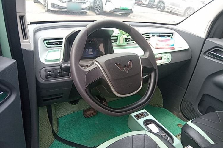 Used Wuling Hongguang MINIEV 2021 Macaron Premium Model – Lithium Iron Phosphate Center Console