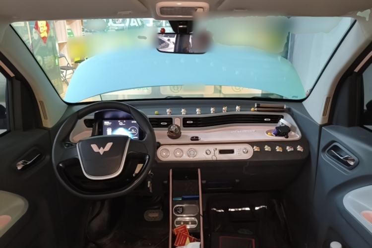 Used Wuling Hongguang MINIEV 2021 Macaron Premium Model – Lithium Iron Phosphate Center Console