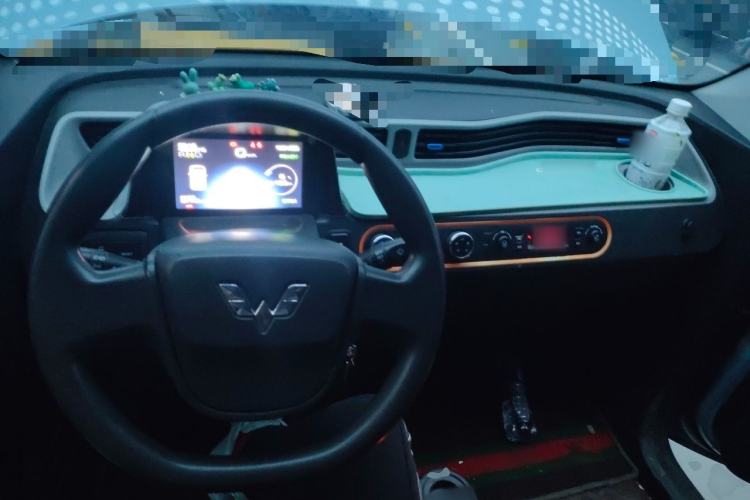 Used Wuling Hongguang MINIEV 2021 Macaron Fashion Model Lithium Iron Phosphate Center Console