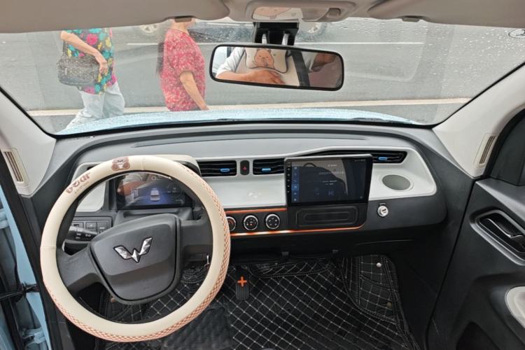 Used Wuling Hongguang MINIEV 2021 Macaron Fashion Edition Lithium-Ion Battery Center Console