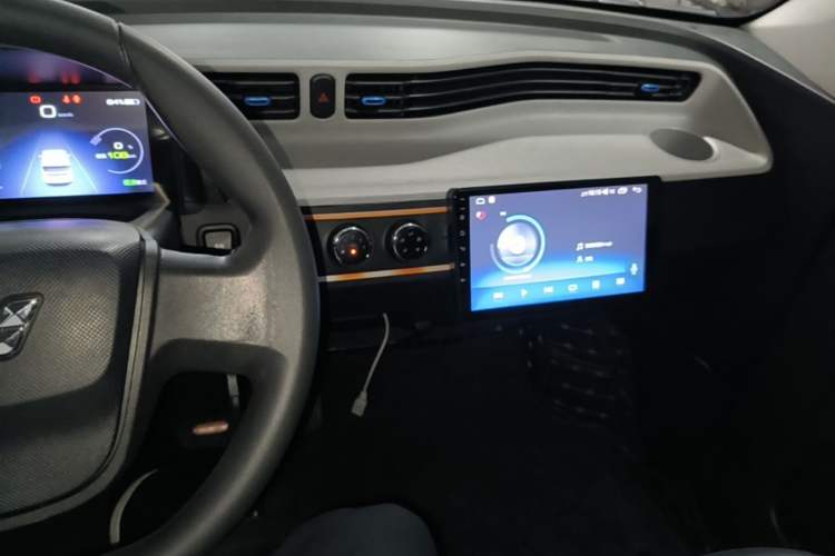 Used Wuling Hongguang MINIEV 2021 Macaron Premium Model – Lithium Iron Phosphate Center Console