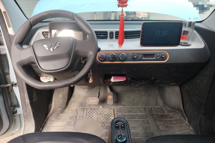 Used Wuling Hongguang MINIEV 2021 Macaron Premium Model – Lithium Iron Phosphate Center Console