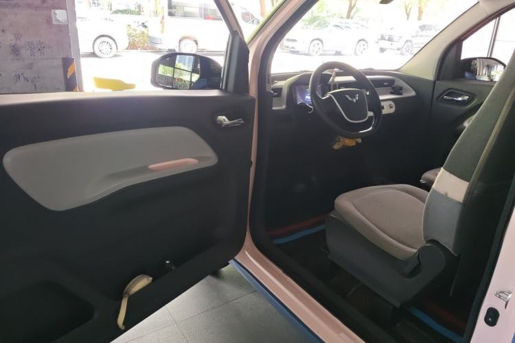 Used Wuling Hongguang MINIEV 2021 Macaron Premium Model – Lithium Iron Phosphate Driver Seat
