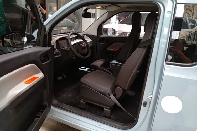 Used Wuling Hongguang MINIEV 2021 Macaron Fashion Model Lithium Iron Phosphate Driver Seat