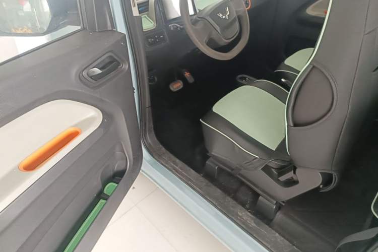 Used Wuling Hongguang MINIEV 2021 Macaron Premium Model – Lithium Iron Phosphate Driver Seat