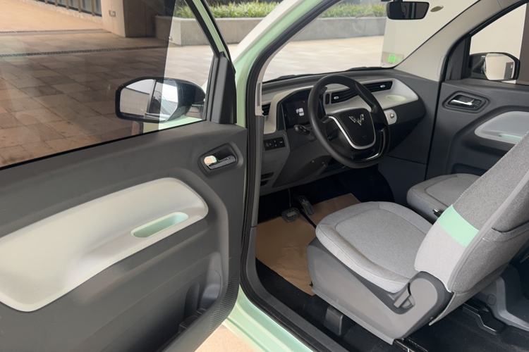 Used Wuling Hongguang MINIEV 2021 Macaron Premium Model – Lithium Iron Phosphate Driver Seat