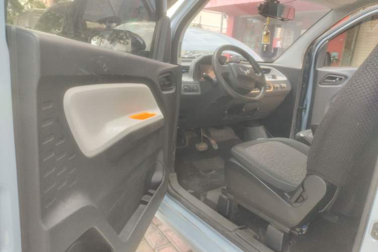 Used Wuling Hongguang MINIEV 2021 Macaron Premium Model – Lithium Iron Phosphate Driver Seat