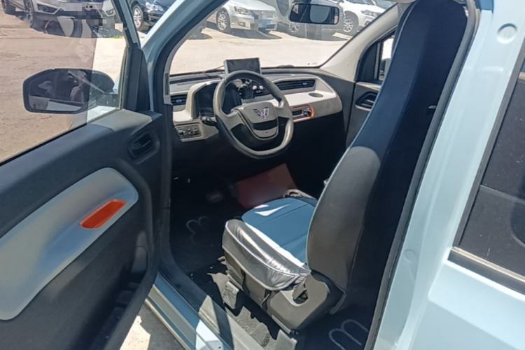 Used Wuling Hongguang MINIEV 2021 Macaron Fashion Model Lithium Iron Phosphate Driver Seat