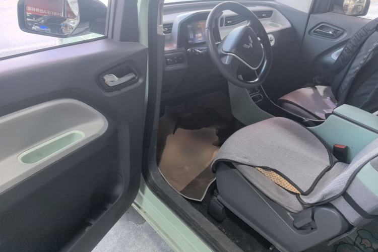 Used Wuling Hongguang MINIEV 2021 Macaron Premium Model – Lithium Iron Phosphate Driver Seat