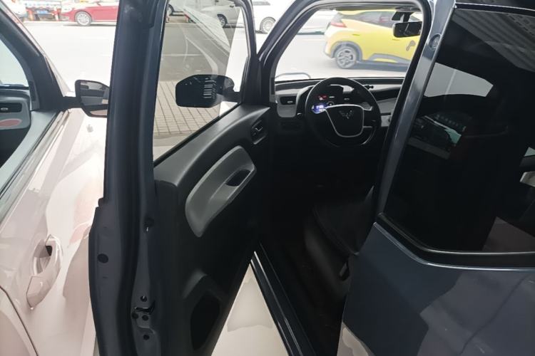 Used Wuling Hongguang MINIEV 2021 Macaron Premium Model – Lithium Iron Phosphate Driver Seat