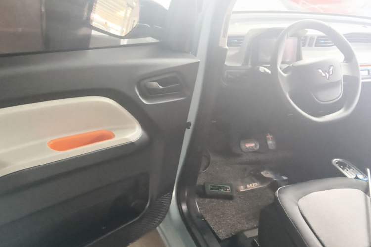 Used Wuling Hongguang MINIEV 2021 Macaron Premium Model – Lithium Iron Phosphate Driver Seat