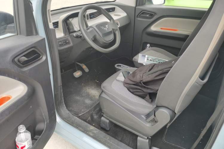 Used Wuling Hongguang MINIEV 2021 Macaron Fashion Edition Lithium-Ion Battery Driver Seat