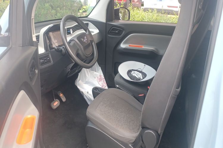 Used Wuling Hongguang MINIEV 2021 Macaron Premium Model – Lithium Iron Phosphate Driver Seat