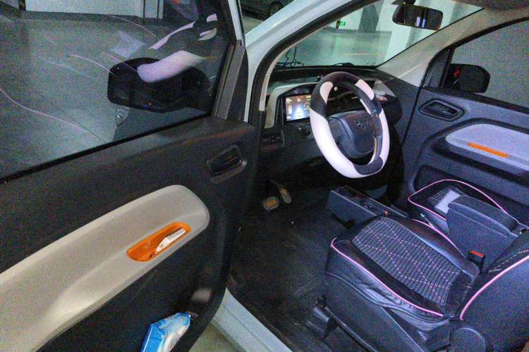 Used Wuling Hongguang MINIEV 2021 Macaron Premium Model – Lithium Iron Phosphate Driver Seat