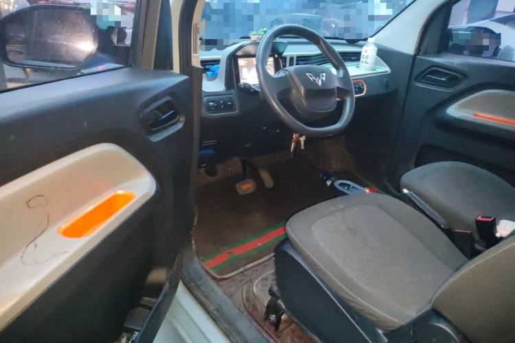 Used Wuling Hongguang MINIEV 2021 Macaron Fashion Model Lithium Iron Phosphate Driver Seat