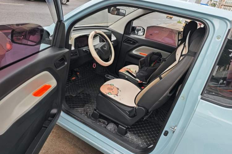 Used Wuling Hongguang MINIEV 2021 Macaron Fashion Edition Lithium-Ion Battery Driver Seat