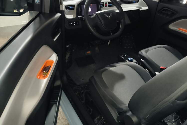 Used Wuling Hongguang MINIEV 2021 Macaron Premium Model – Lithium Iron Phosphate Driver Seat