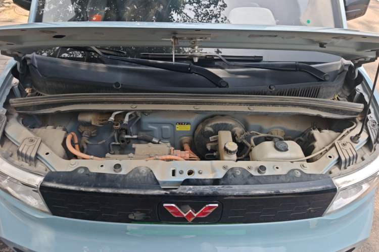Used Wuling Hongguang MINIEV 2021 Macaron Fashion Model Lithium Iron Phosphate Engine Bay