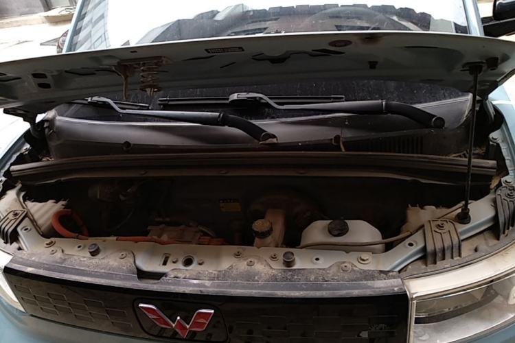 Used Wuling Hongguang MINIEV 2021 Macaron Fashion Model Lithium Iron Phosphate Engine Bay