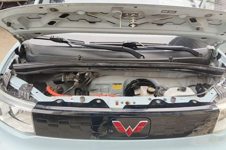 Used Wuling Hongguang MINIEV 2021 Macaron Fashion Edition Lithium-Ion Battery Engine Bay