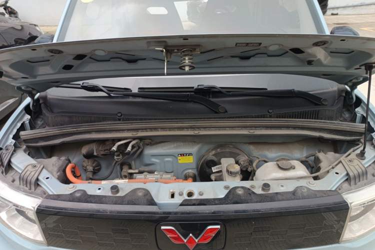 Used Wuling Hongguang MINIEV 2021 Macaron Fashion Model Lithium Iron Phosphate Engine Bay
