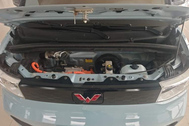 Used Wuling Hongguang MINIEV 2021 Macaron Fashion Model Lithium Iron Phosphate Engine Bay