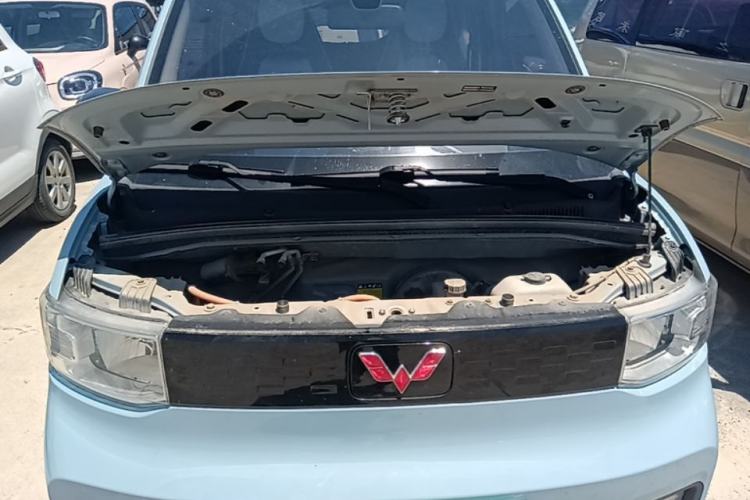 Used Wuling Hongguang MINIEV 2021 Macaron Fashion Model Lithium Iron Phosphate Engine Bay