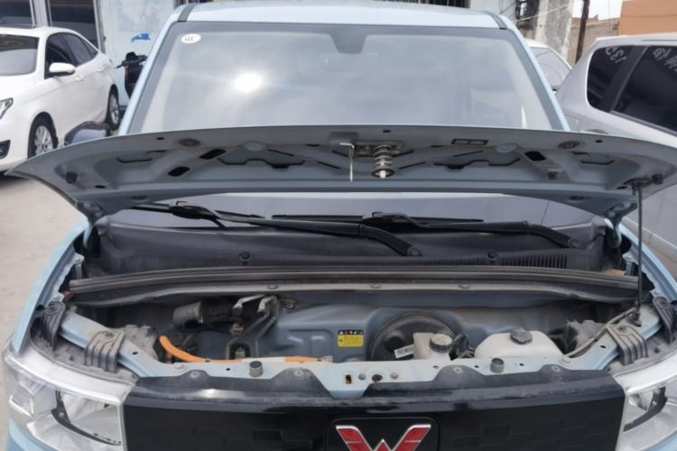 Used Wuling Hongguang MINIEV 2021 Macaron Fashion Model Lithium Iron Phosphate Engine Bay