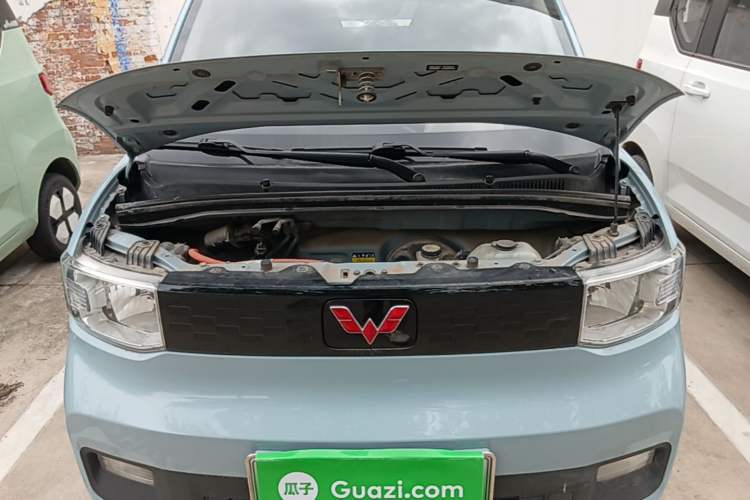 Used Wuling Hongguang MINIEV 2021 Macaron Fashion Model Lithium Iron Phosphate Engine Bay