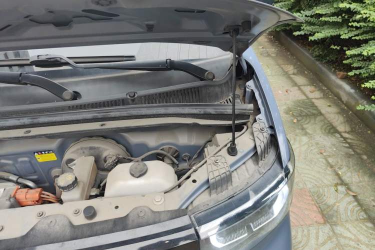 Used Wuling Hongguang MINIEV 2021 Macaron Premium Model – Lithium Iron Phosphate Engine Bay Left
