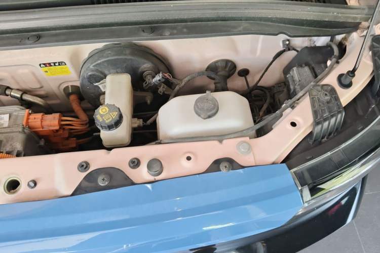 Used Wuling Hongguang MINIEV 2021 Macaron Premium Model – Lithium Iron Phosphate Engine Bay Left