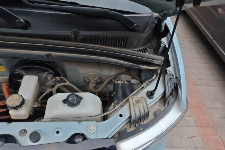 Used Wuling Hongguang MINIEV 2021 Macaron Sandwich Model 170 km Lithium Ternary Engine Bay Left