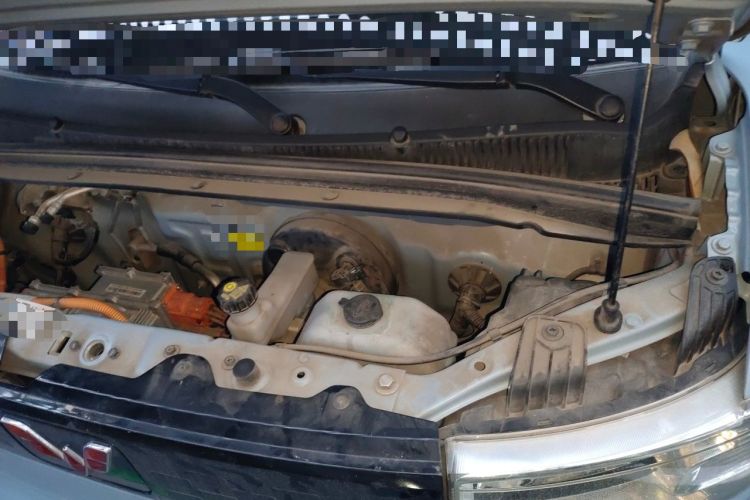 Used Wuling Hongguang MINIEV 2021 Macaron Fashion Model Lithium Iron Phosphate Engine Bay Left
