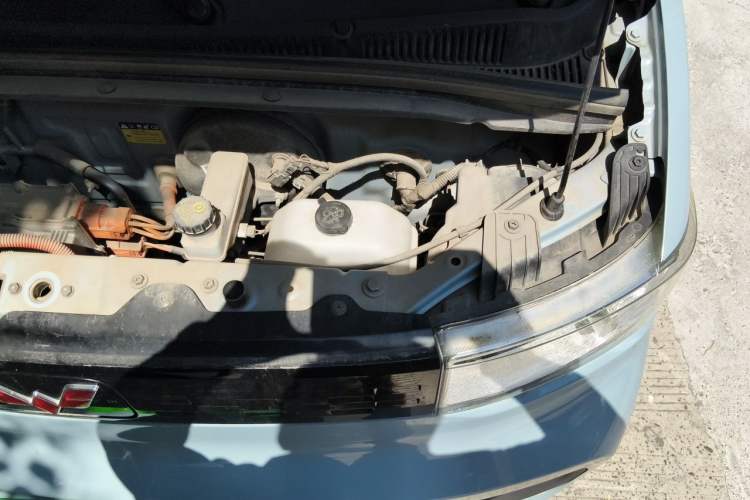 Used Wuling Hongguang MINIEV 2021 Macaron Fashion Edition Lithium-Ion Battery Engine Bay Left
