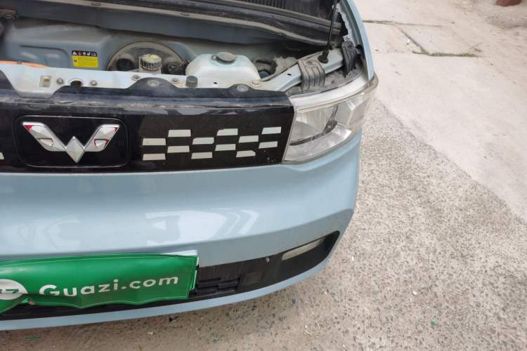 Used Wuling Hongguang MINIEV 2021 Macaron Fashion Model Lithium Iron Phosphate Engine Bay Left