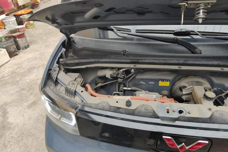Used Wuling Hongguang MINIEV 2021 Macaron Premium Model – Lithium Iron Phosphate Engine Bay Right