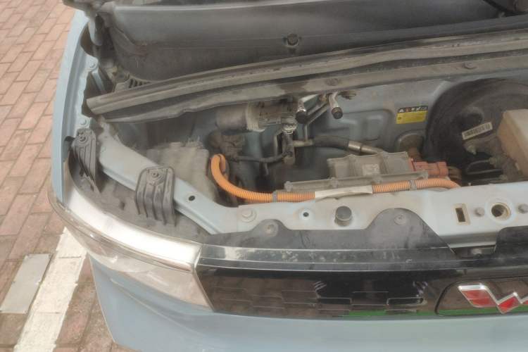 Used Wuling Hongguang MINIEV 2021 Macaron Premium Model – Lithium Iron Phosphate Engine Bay Right