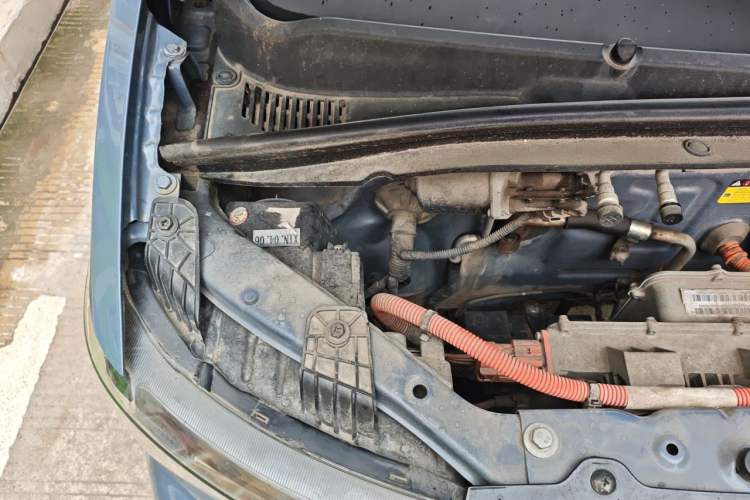 Used Wuling Hongguang MINIEV 2021 Macaron Premium Model – Lithium Iron Phosphate Engine Bay Right