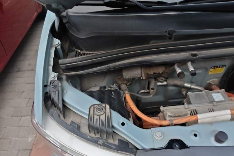 Used Wuling Hongguang MINIEV 2021 Macaron Sandwich Model 170 km Lithium Ternary Engine Bay Right