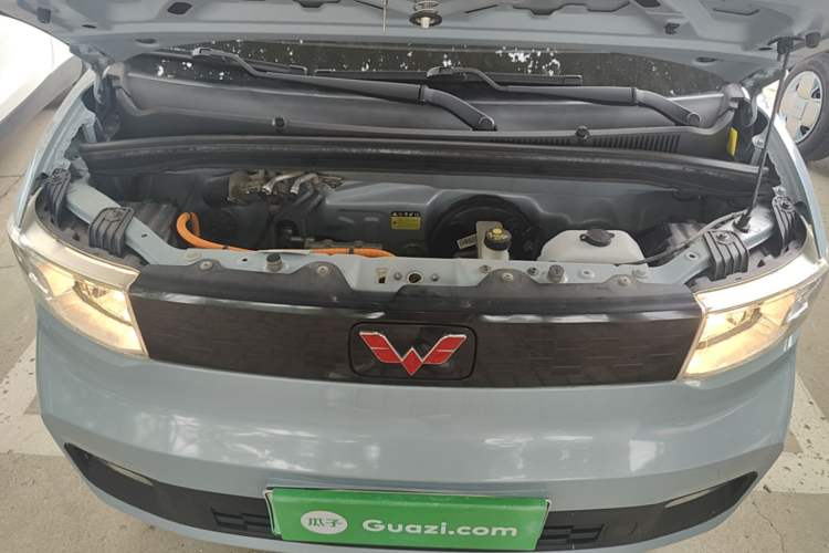 Used Wuling Hongguang MINIEV 2021 Macaron Fashion Model Lithium Iron Phosphate Engine Bay