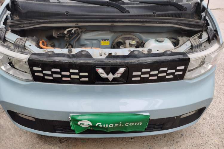 Used Wuling Hongguang MINIEV 2021 Macaron Fashion Model Lithium Iron Phosphate Engine Bay